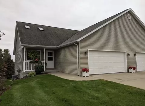 1938 E Oakwood, Mount Pleasant, MI 48858