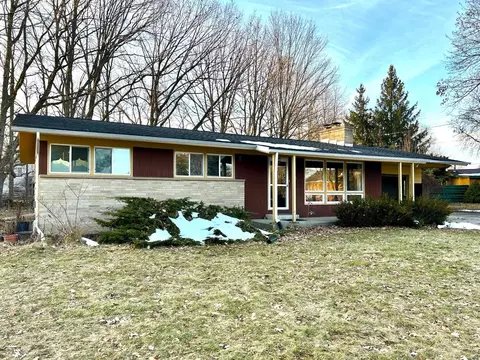 908 Hopkins, Mount Pleasant, MI 48858