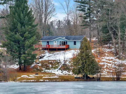 21056 Echo, Tustin, MI 49688