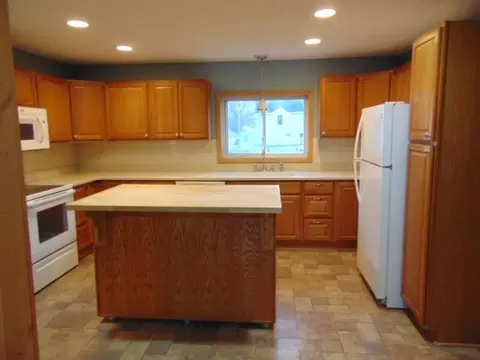 Kitchen - 324 N Ithaca, Ithaca, MI 48847 photo 4 of 5