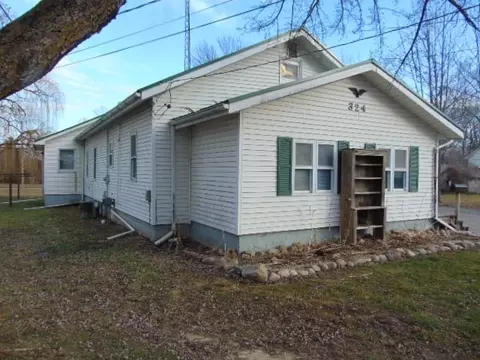 Exterior - 324 N Ithaca, Ithaca, MI 48847 photo 3 of 8
