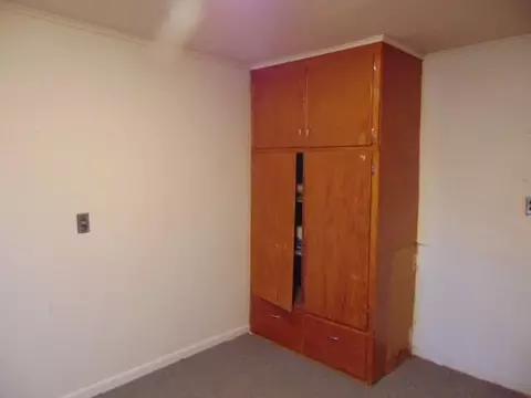 Entry Way - 324 N Ithaca, Ithaca, MI 48847 photo 1 of 2