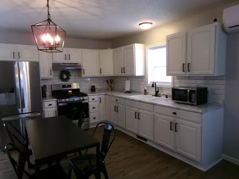 Kitchen - 290 S Webber, Farwell, MI 48622 photo 2 of 6
