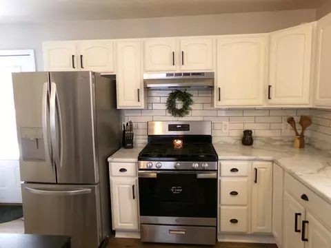 Kitchen - 290 S Webber, Farwell, MI 48622 photo 4 of 6
