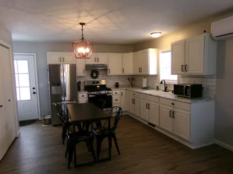 Kitchen - 290 S Webber, Farwell, MI 48622 photo 1 of 6