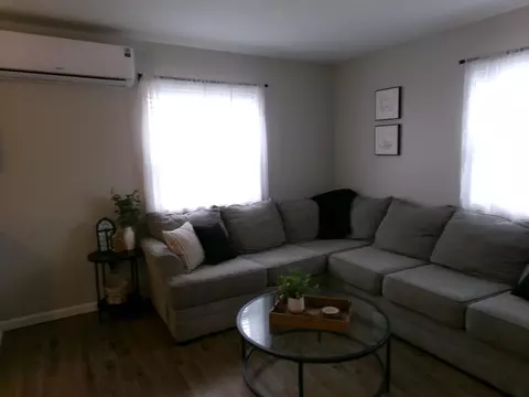Living - 290 S Webber, Farwell, MI 48622 photo 4 of 5