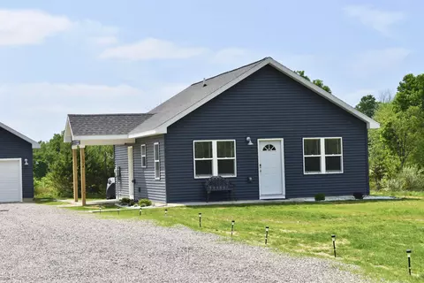 1374 Garfield Rd S, Traverse City, MI 49696