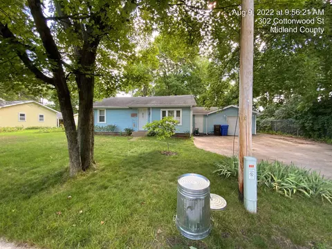 302 Cottonwood, Midland, MI 48642