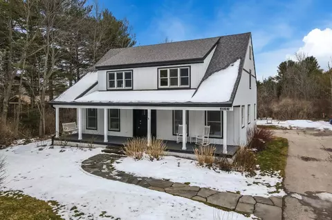 422 S S Shr, Suttons Bay, MI 49682