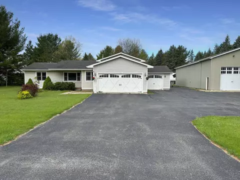 1724 Pine Tree, Grawn, MI 49637