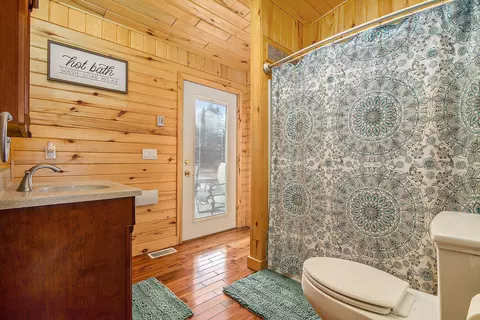 Bath - 1724 Pine Tree, Grawn, MI 49637 photo 1 of 4