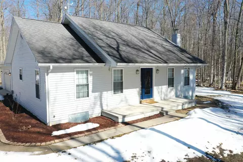 4252 Cedar Lk, Traverse City, MI 49685