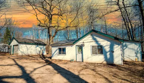 5752 N Eberhart, Harrison, MI 48625