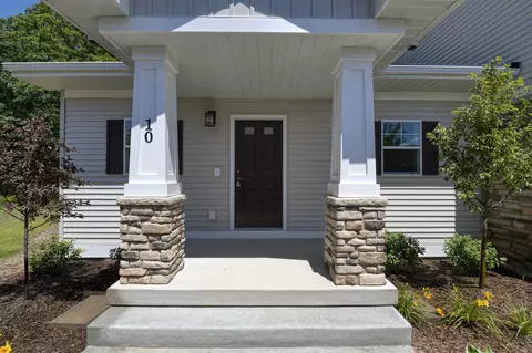 1554 Simsbury #10, Traverse City, MI 49686