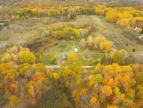 7483 N Gilmore, Farwell, MI 48622