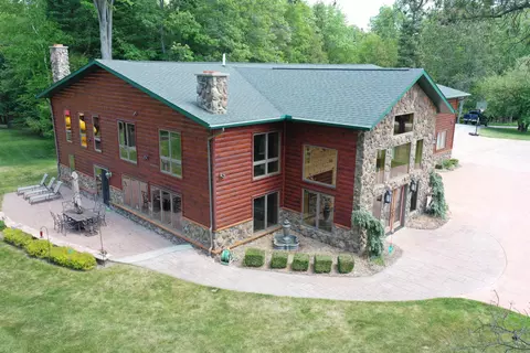 694 W Esmond, Rose City, MI 48654
