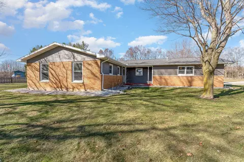 Exterior - 2270 W Washington, Ithaca, MI 48847 photo 8 of 12