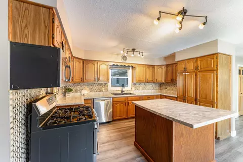 Kitchen - 2270 W Washington, Ithaca, MI 48847 photo 1 of 3