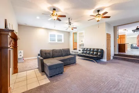 Living - 2270 W Washington, Ithaca, MI 48847 photo 3 of 6