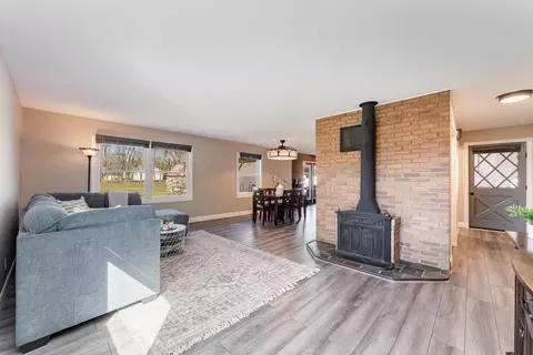 Living - 2270 W Washington, Ithaca, MI 48847 photo 6 of 6