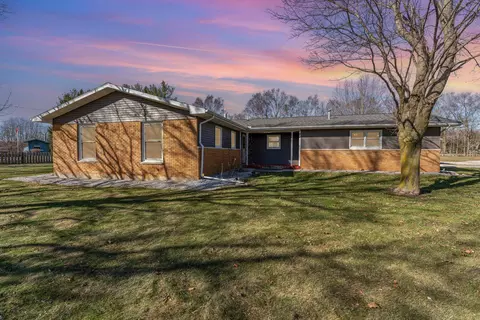 Exterior - 2270 W Washington, Ithaca, MI 48847 photo 7 of 12