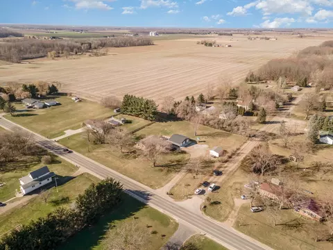 View/Area - 2270 W Washington, Ithaca, MI 48847 photo 4 of 5