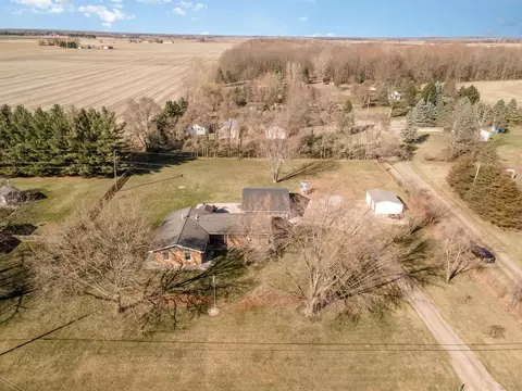 View/Area - 2270 W Washington, Ithaca, MI 48847 photo 2 of 5