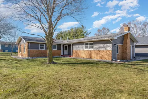Exterior - 2270 W Washington, Ithaca, MI 48847 photo 9 of 12