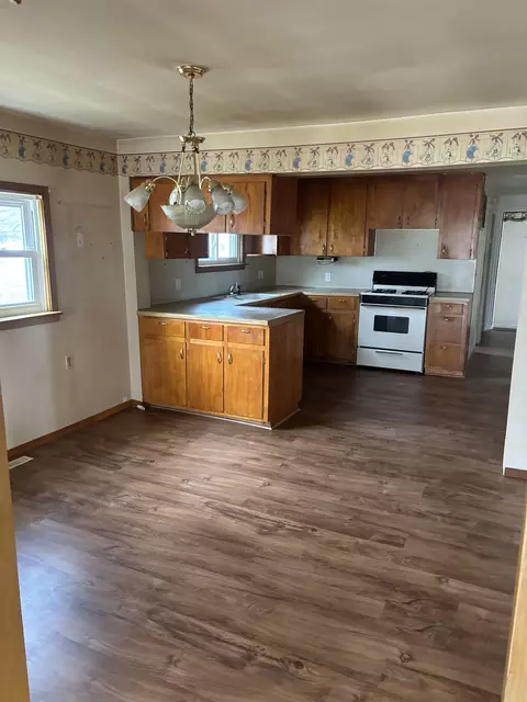 Kitchen - 307 E Cottage, Shepherd, MI 48883 photo 1 of 5