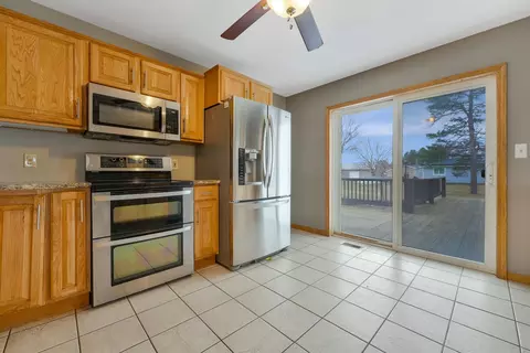 Kitchen - 1942 E Stoney Cors, Mcbain, MI 49657 photo 3 of 7