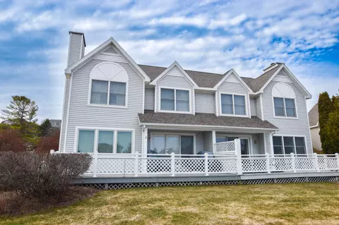 746 N Deer Path #9, Suttons Bay, MI 49682
