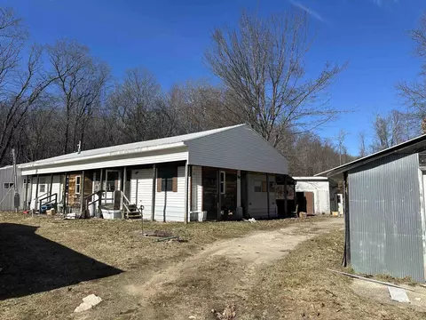 620 Clarence, Harrison, MI 48625 photo 3