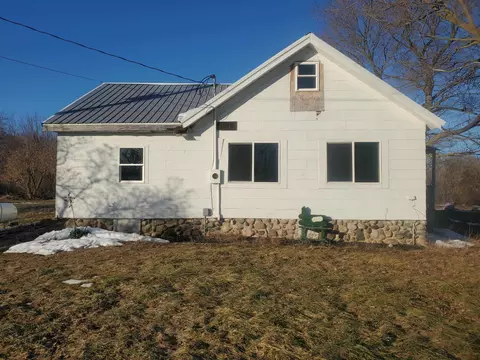 5557 Coe, Shepherd, MI 48883