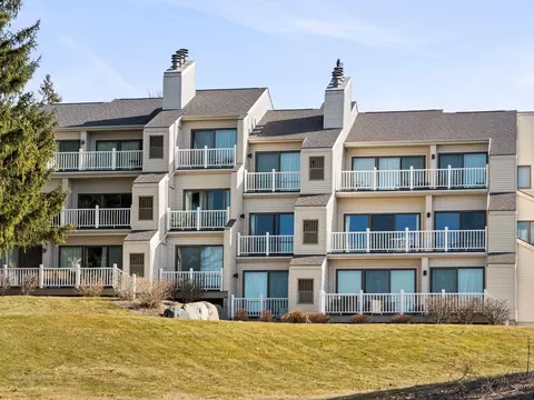5175 Valleyway #42 : 42, Williamsburg, MI 49690