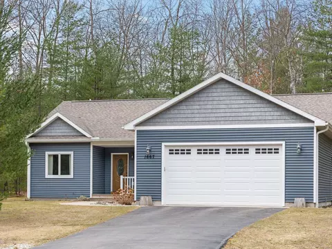 1667 Round Lk, Interlochen, MI 49643