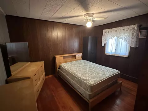 Bedroom - 3218 Pine Riv, Standish, MI 48658 photo 4 of 6