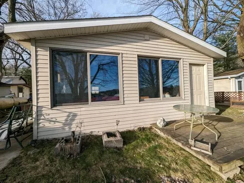 3016 N Henderson Lk, Lupton, MI 48635