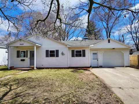 310 N Clinton, Saint Louis, MI 48880