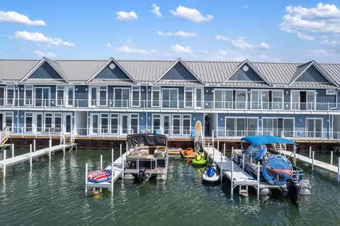 3656 Us-31 N #6, Conway, MI 49722