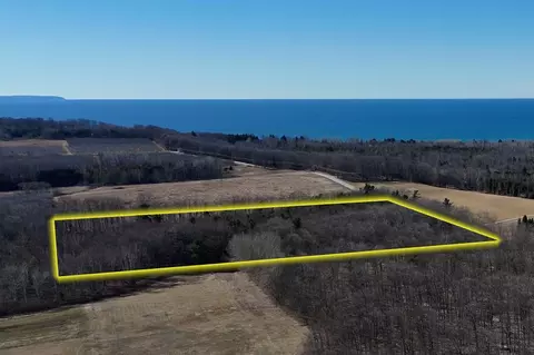 10 E Acres E Christmas Cv, Northport, MI 49670