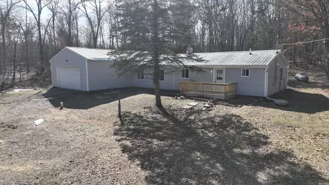 724 E Cranberry Lk, Harrison, MI 48625