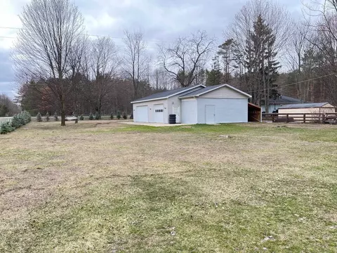 10053 E Broomfield, Shepherd, MI 48883 photo 24