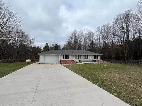 10053 E Broomfield, Shepherd, MI 48883 photo 2