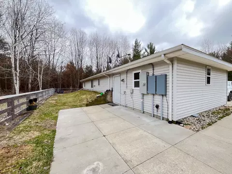 10053 E Broomfield, Shepherd, MI 48883 photo 21