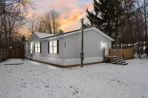 2452 Fashion, Interlochen, MI 49643