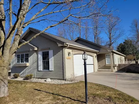 1112 Hemingway, Traverse City, MI 49686