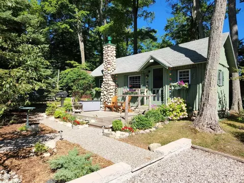 431 S Shabwasung, Northport, MI 49670