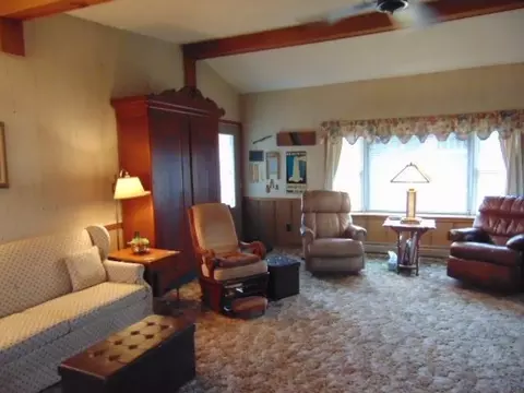 Living - 445 S Ithaca, Ithaca, MI 48847 photo 6 of 11