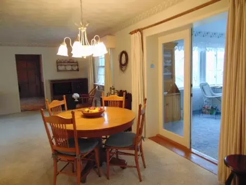 Dining - 445 S Ithaca, Ithaca, MI 48847 photo 5 of 6