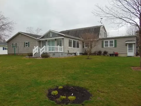 Exterior - 445 S Ithaca, Ithaca, MI 48847 photo 6 of 17